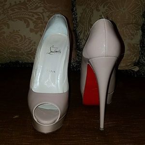 Christian Louboutin Lady Peep, nude patent leather